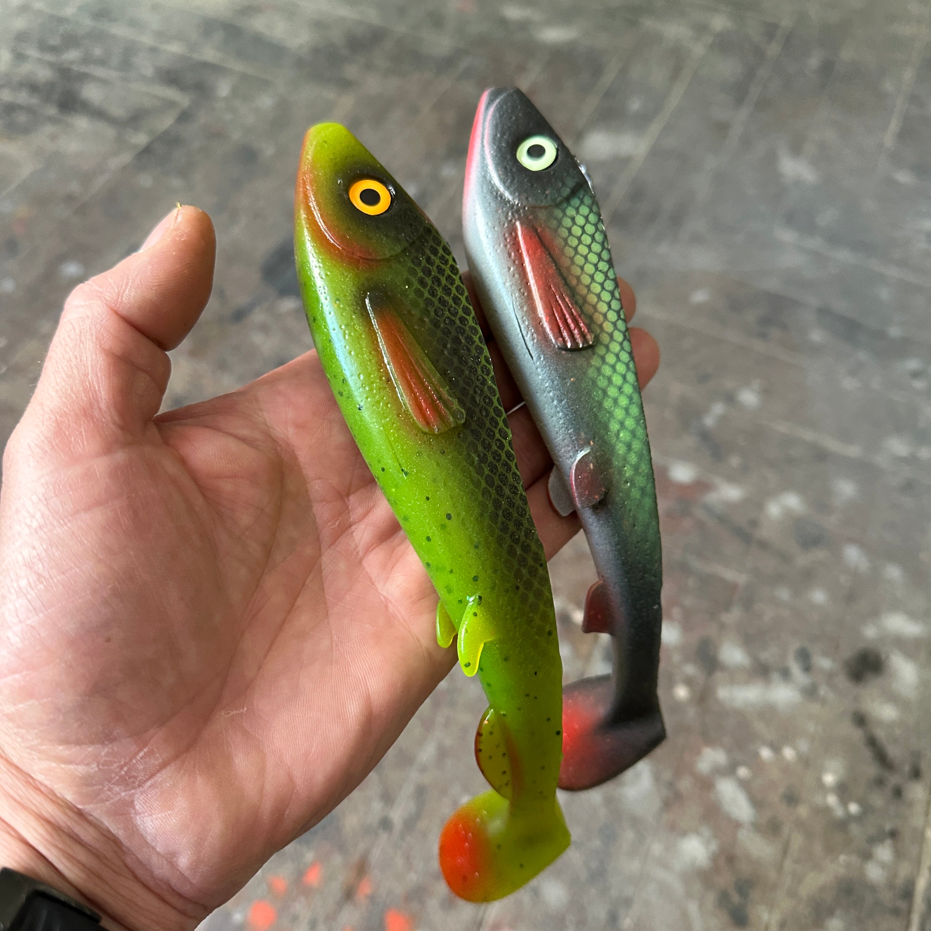 KP. Shad set of two lures - 21cm, 76g and 23cm, 93g.
