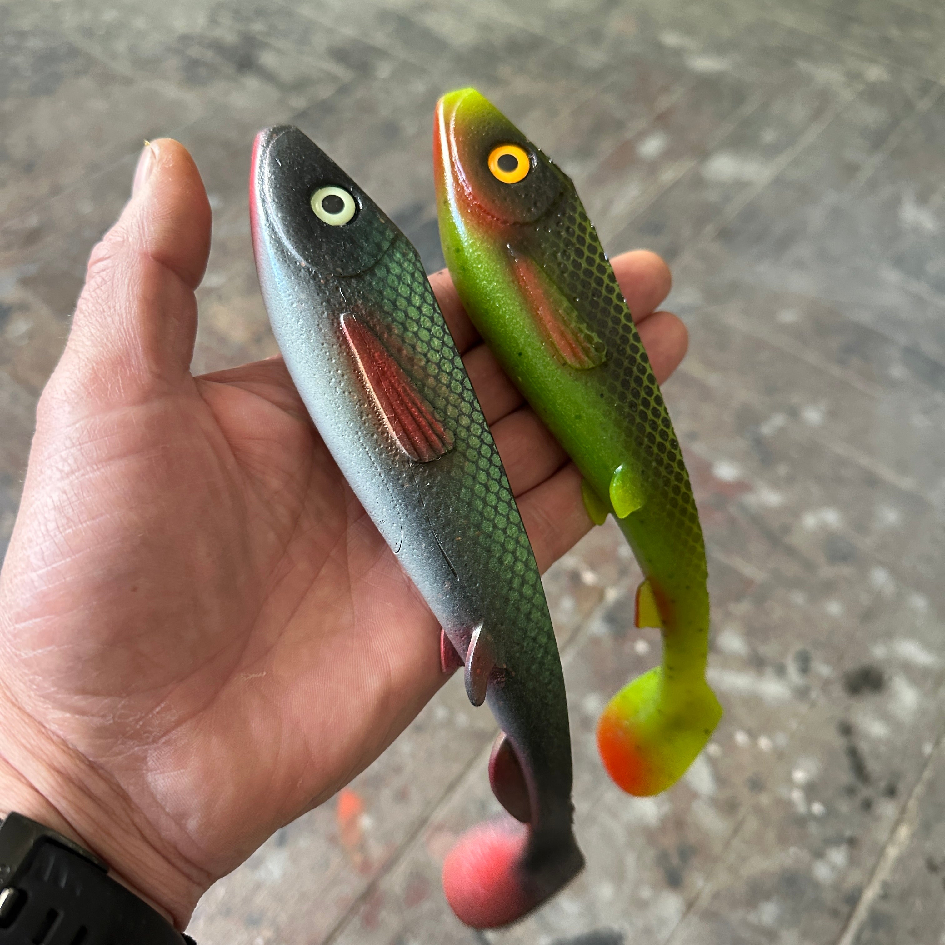 KP. Shad set of two lures - 21cm, 76g and 23cm, 93g.