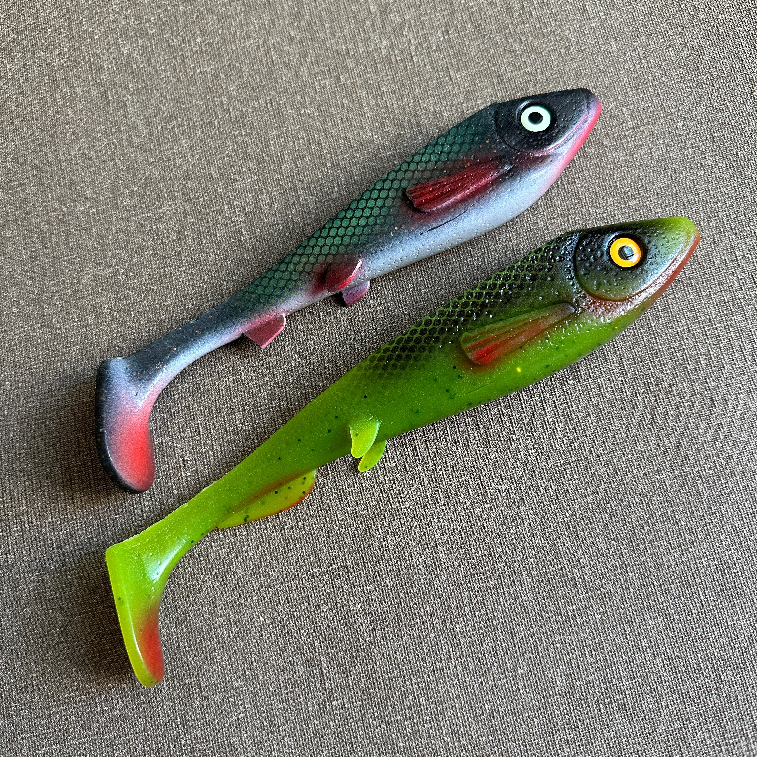 KP. Shad set of two lures - 21cm, 76g and 23cm, 93g.