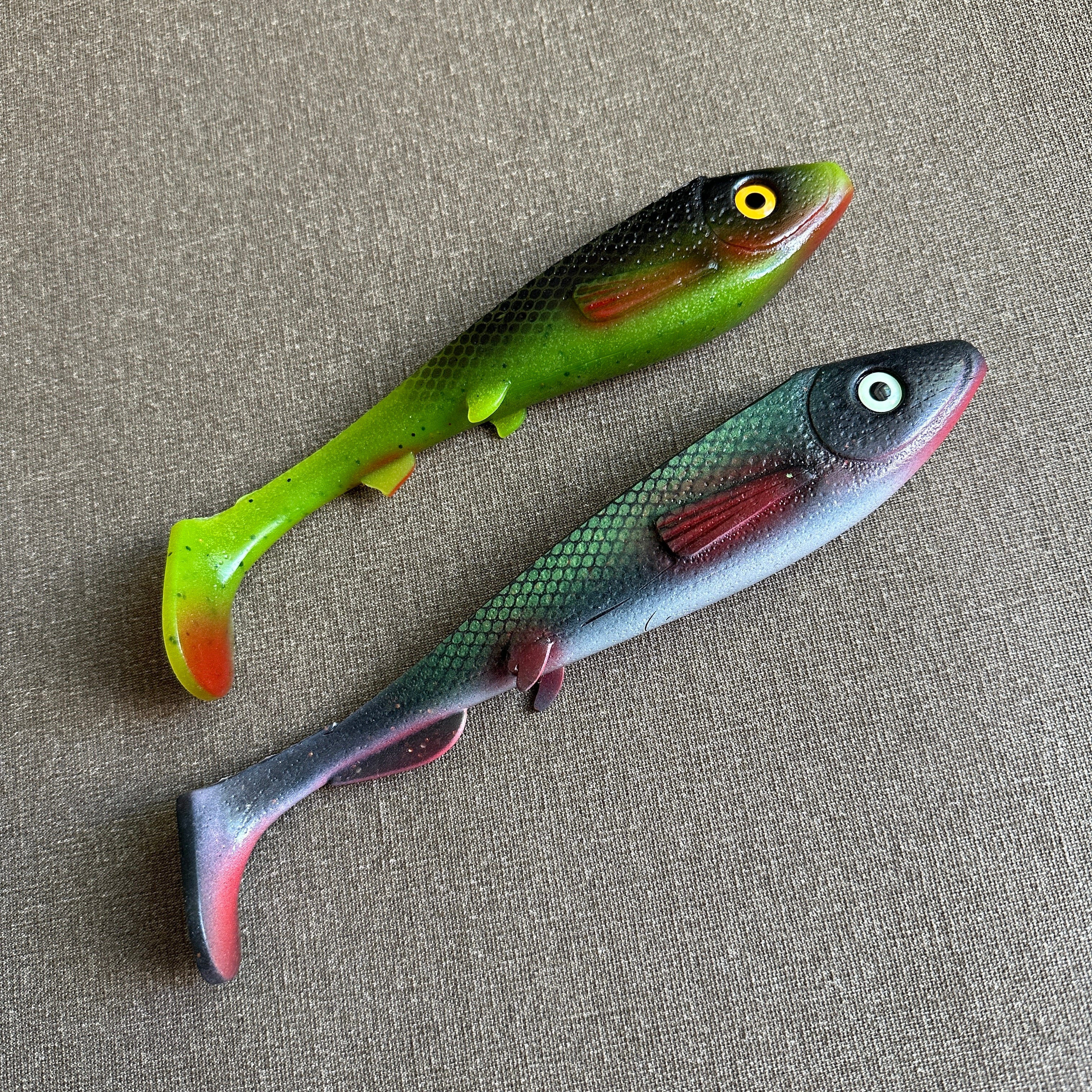 KP. Shad set of two lures - 21cm, 76g and 23cm, 93g.